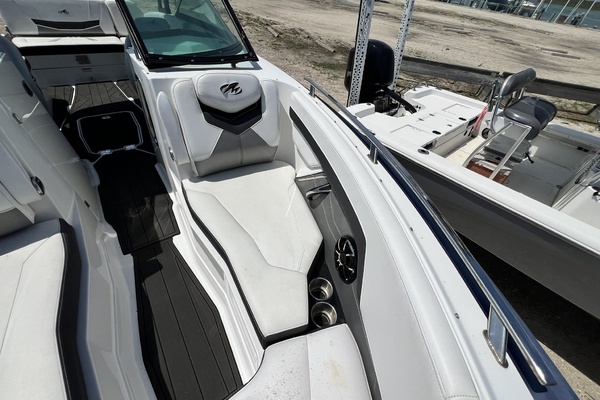 Blue Bayou 26ft Monterey Yacht For Sale