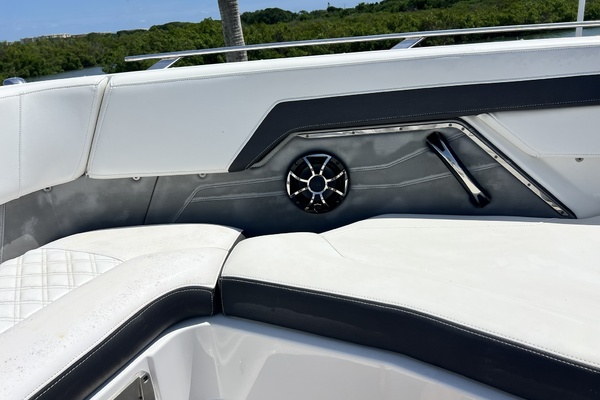 Blue Bayou 26ft Monterey Yacht For Sale