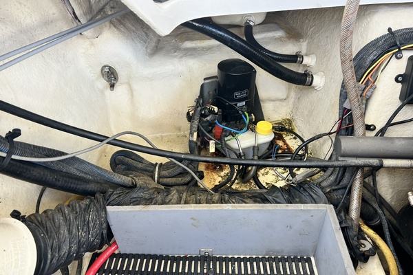 Blue Bayou 26ft Monterey Yacht For Sale