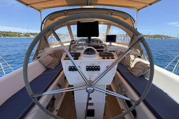 Oregon Native 56ft Oyster Yacht For Sale