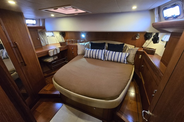 Oregon Native 56ft Oyster Yacht For Sale