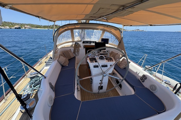 Oregon Native 56ft Oyster Yacht For Sale