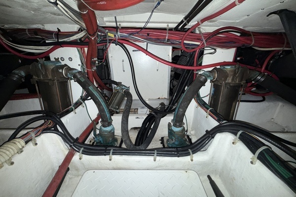 1998 Bayliner 47