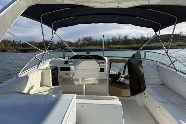 Madera 47ft Bayliner Yacht For Sale