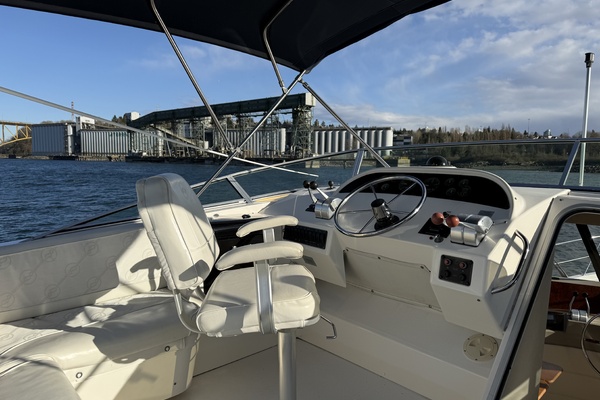 Madera 47ft Bayliner Yacht For Sale
