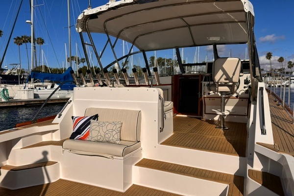 1999 Grand Banks Yachts 38