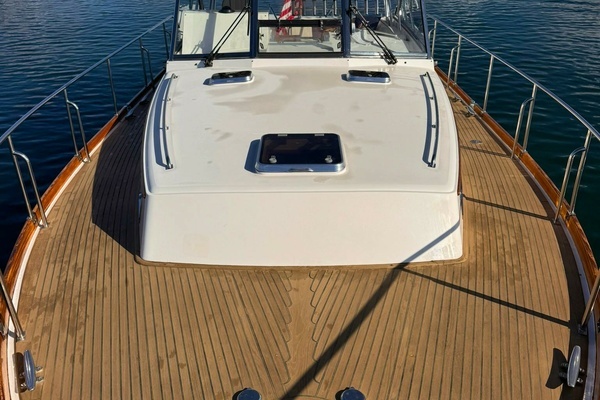 1999 Grand Banks Yachts 38