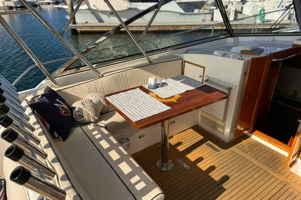 1999 Grand Banks Yachts 38