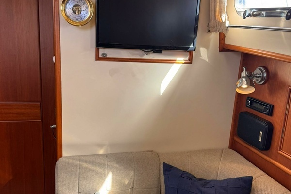 1999 Grand Banks Yachts 38