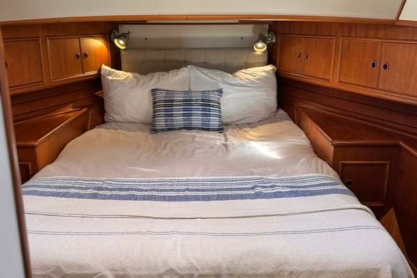 1999 Grand Banks Yachts 38