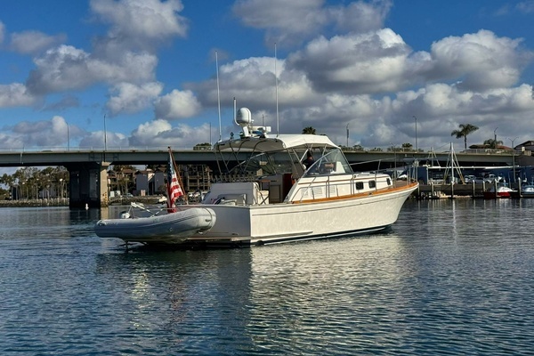 1999 Grand Banks Yachts 38