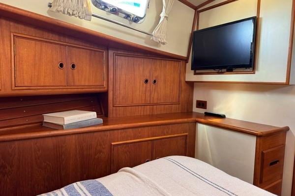 1999 Grand Banks Yachts 38