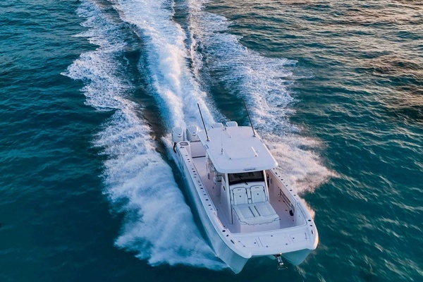 Photo of the 2026 Twin Vee 400 GFX2 CC