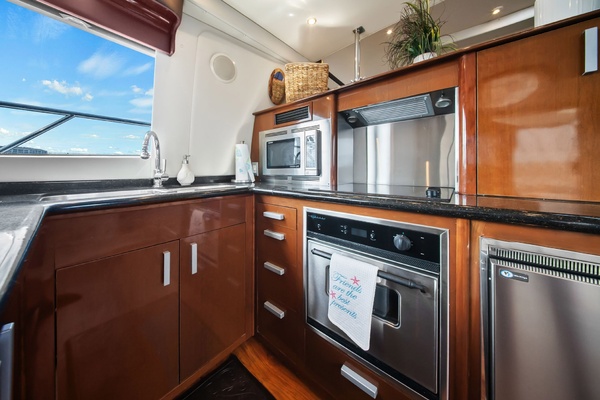 LADY CAPE 56ft Carver Yacht For Sale