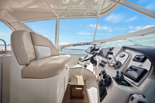 2008 Carver 56