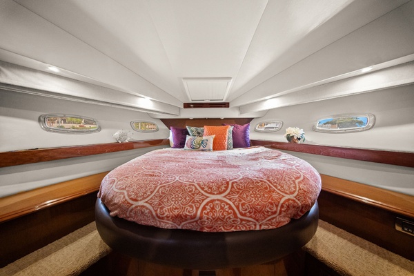 LADY CAPE 56ft Carver Yacht For Sale