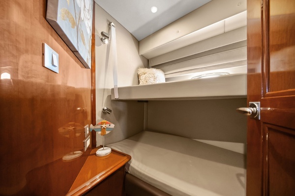 LADY CAPE 56ft Carver Yacht For Sale