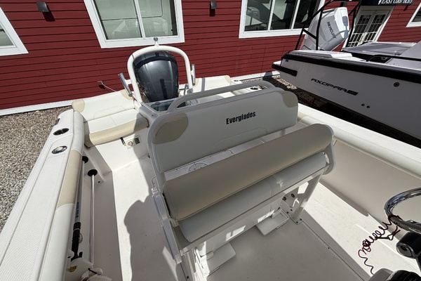 23ft Everglades Yacht For Sale
