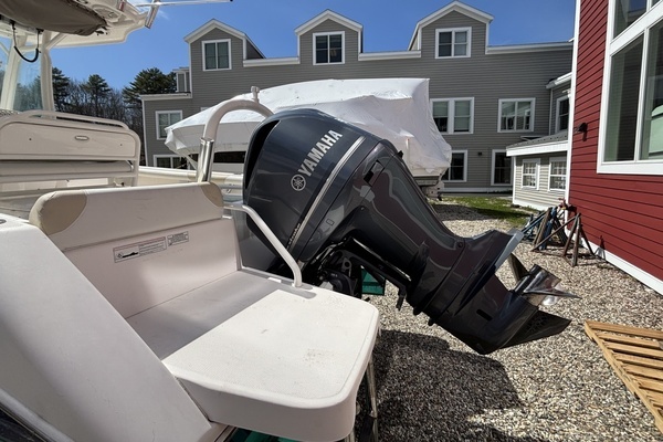 Photo of the 2011 Everglades Everglades 230 CC