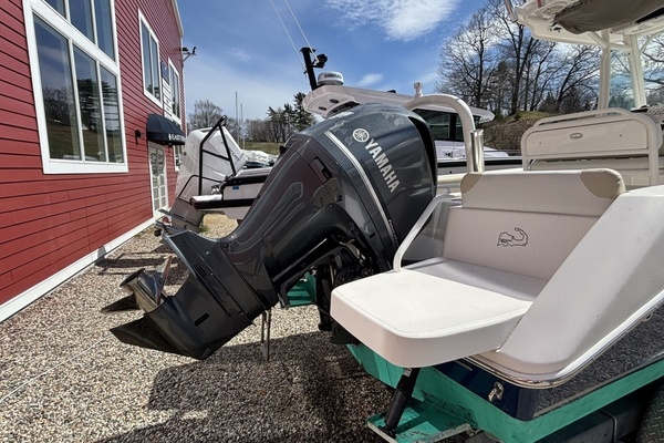 Photo of the 2011 Everglades Everglades 230 CC