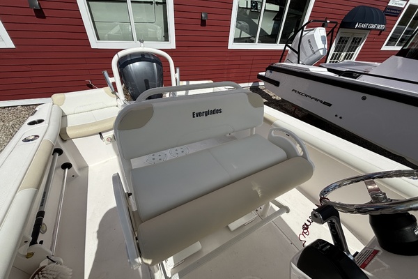 23ft Everglades Yacht For Sale