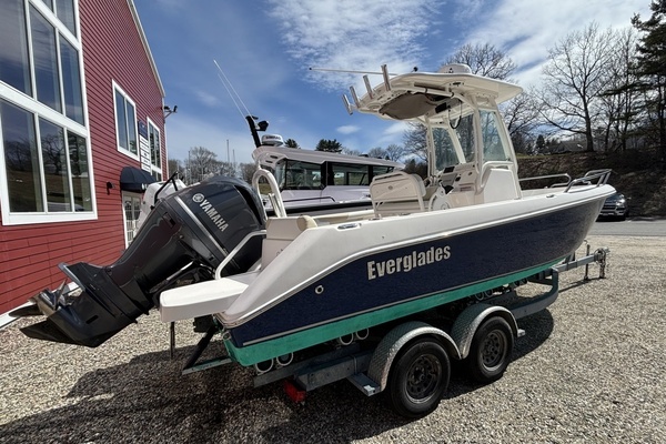 Photo of the 2011 Everglades Everglades 230 CC