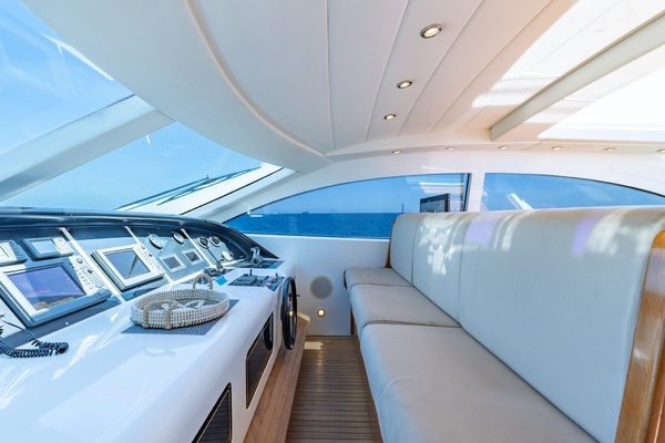 2004 Mangusta 72