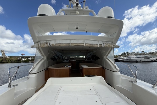 Photo of the 2004 Mangusta 72