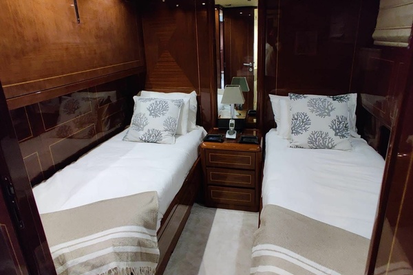 72ft Mangusta Yacht For Sale