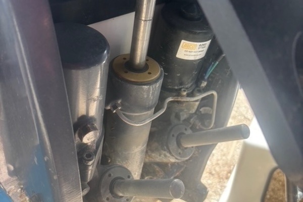 Photo of the 2001 Boston Whaler 26 Outrage