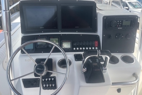 Photo of the 2001 Boston Whaler 26 Outrage