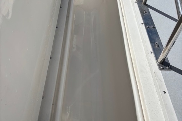 Photo of the 2001 Boston Whaler 26 Outrage