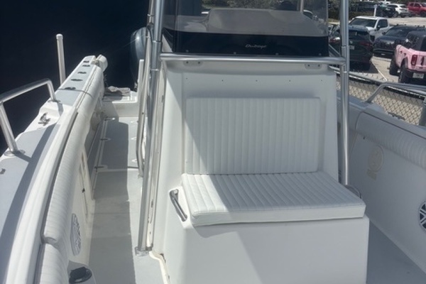 Photo of the 2001 Boston Whaler 26 Outrage