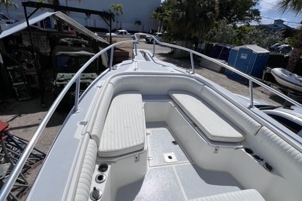 Photo of the 2001 Boston Whaler 26 Outrage