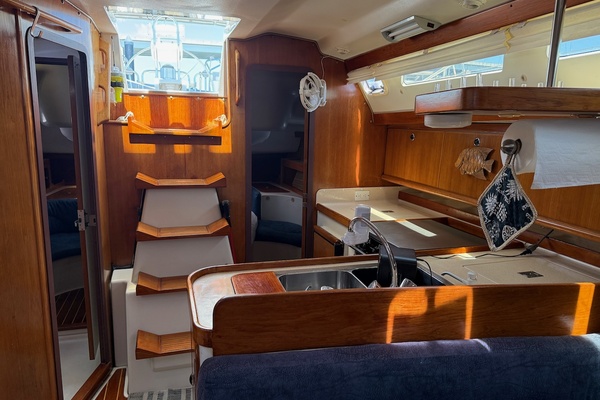 Liahona 38ft Catalina Yacht For Sale