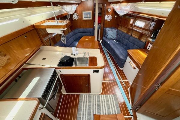 Liahona 38ft Catalina Yacht For Sale