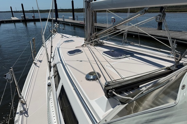 Photo of the 1998 Catalina 380 "Liahona"