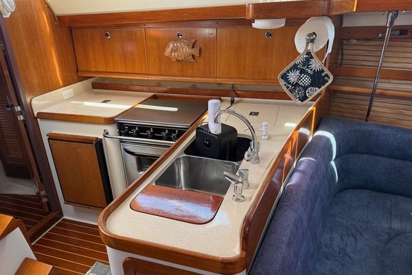 Liahona 38ft Catalina Yacht For Sale
