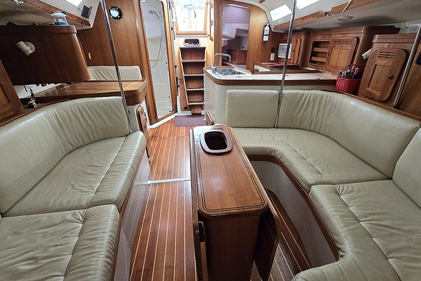 Saloon aft