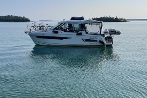 Photo of the 2021 Jeanneau 895 "JennaDi"