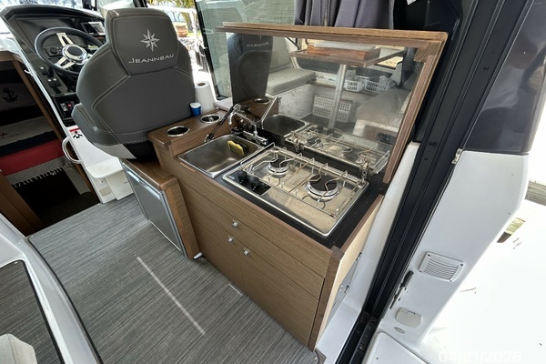 2021 Jeanneau 30