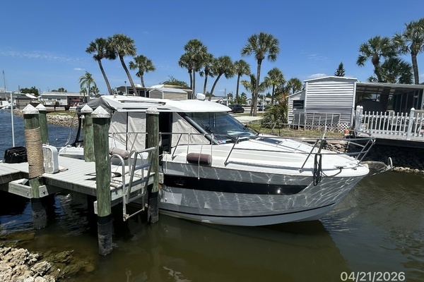 Photo of the 2021 Jeanneau 895 "JennaDi"