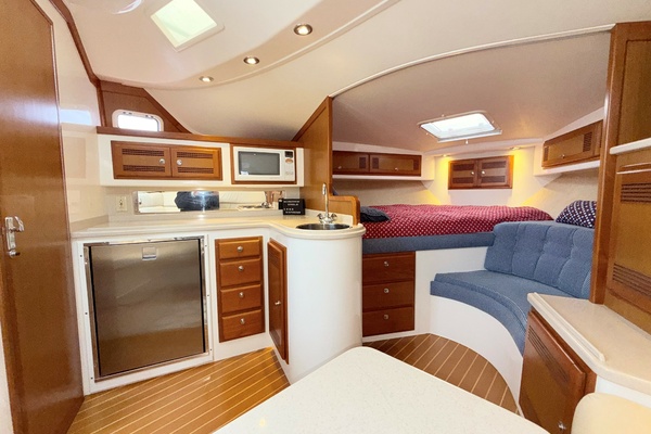 Cabo 35 SCREAMIN' EAGLE - Galley and Cabin