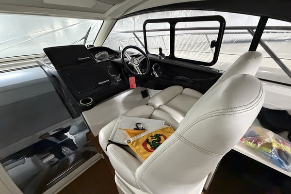 HOBNOBBIN 39ft Princess Yacht For Sale