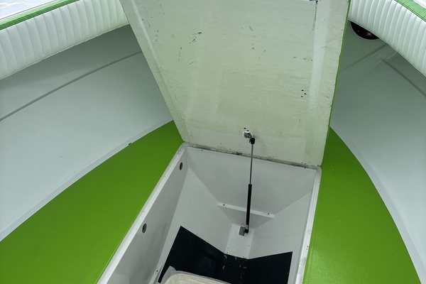 27ft Larson Yacht For Sale