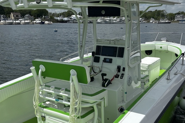 27ft Larson Yacht For Sale