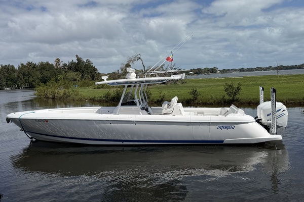 34ft Intrepid Yacht For Sale
