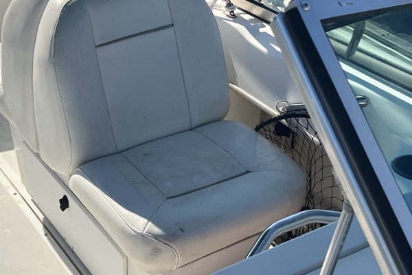 18ft Boston Whaler Yacht For Sale