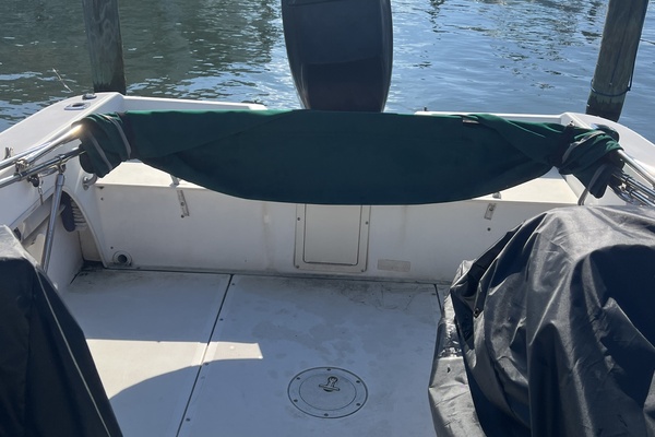 18ft Boston Whaler Yacht For Sale