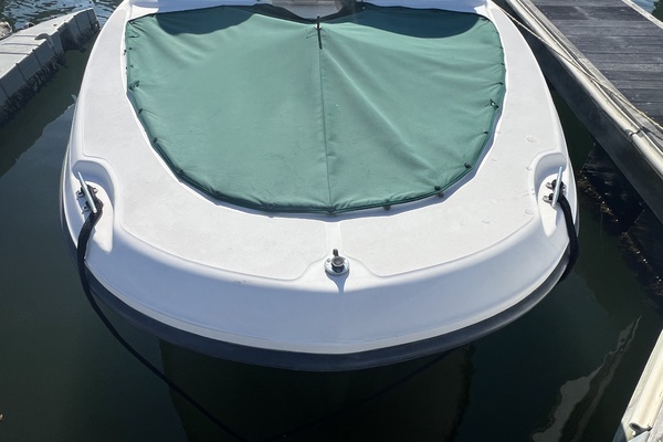 18ft Boston Whaler Yacht For Sale